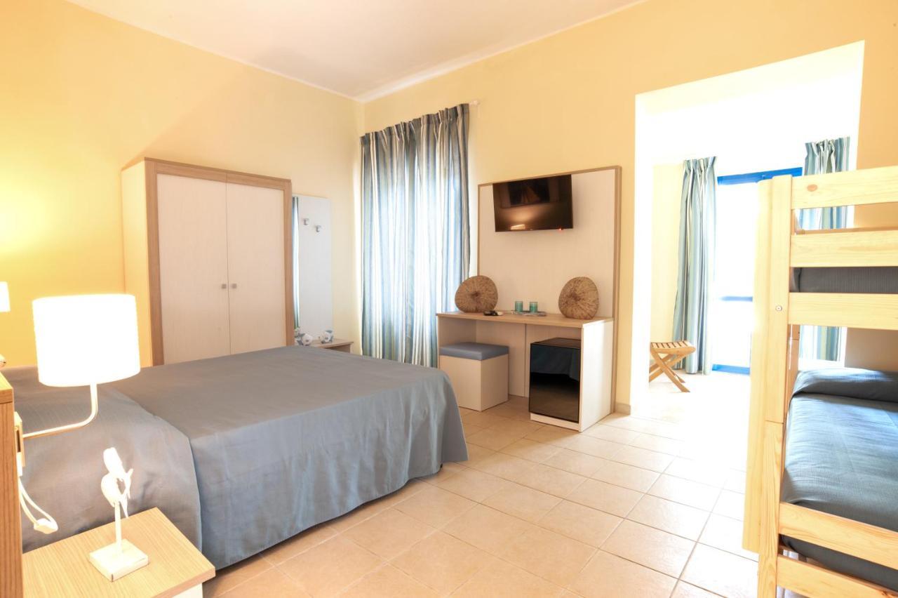 Hotel Villa Giulia Porto Azzurro Exterior photo