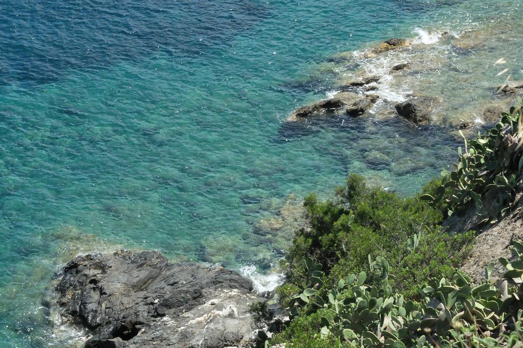 Hotel Villa Giulia Porto Azzurro Exterior photo